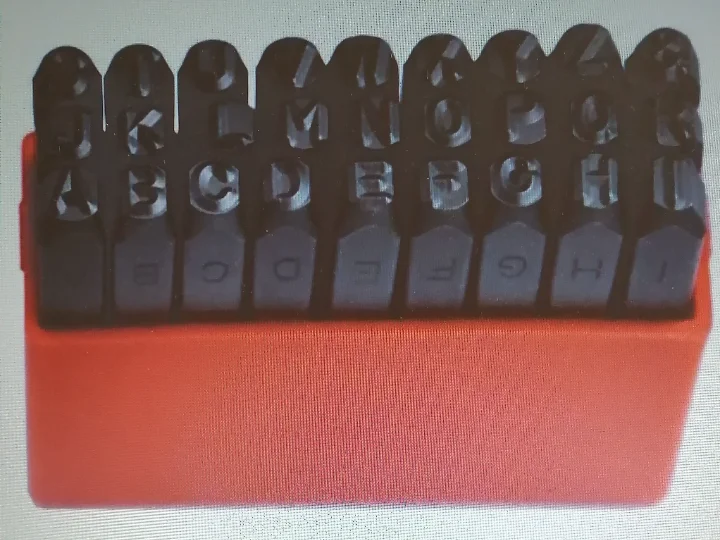 Juego de letras y numeros de golpe.