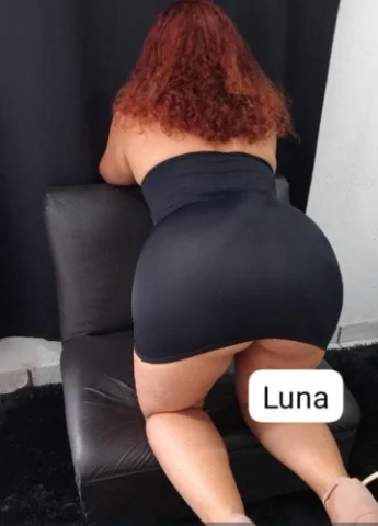 Exquisita chica de ricas caderas!!