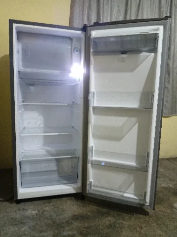 Se vende refrigerador hisense de 7 pies nuevo
