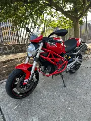Ducati Monster 696cc año 2010 - foto 2
