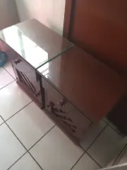 Buros usado con vidrio en buen estado - foto 3