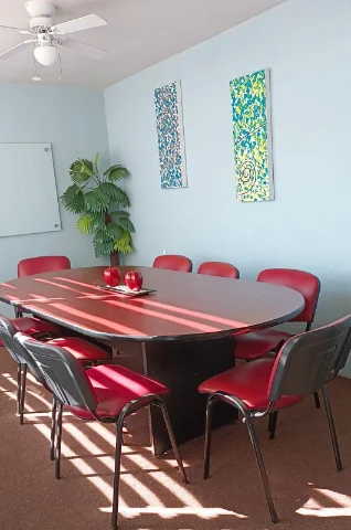 VISITANOS EN TLALNEPANTLA  UNA SALA DE JUNTAS