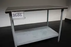 MESA DE TRABAJO EN ACERO INOXIDABLE
