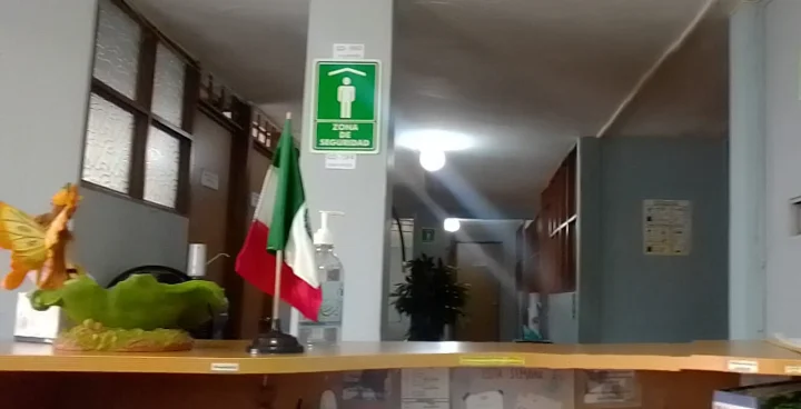 OFICINA FISICA DISPONIBLE Y AMUEBLADA