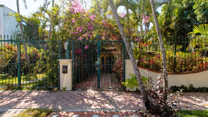 Casa Jacarandas  EAM
