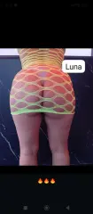 Luna chica candente de ricas curvas