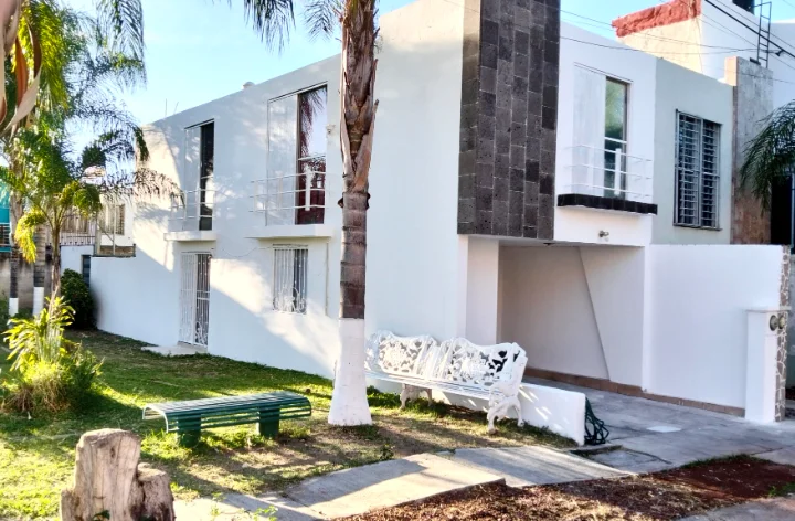 Casa en coto flamingos huentitan el alto