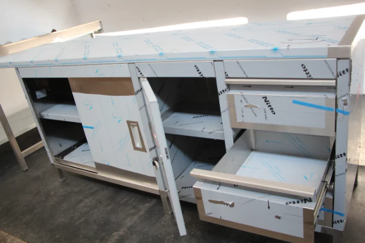 MESA DE TRABAJO EN ACERO INOXIDABLE ID. 3741
