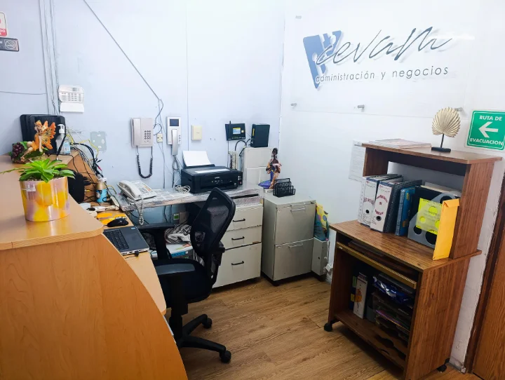 SE ESTA RENTANDO UNA OFICINA EN ECHEGARAY