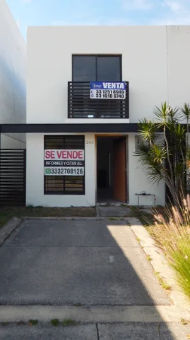 Casa en Venta en Adamar Residencial Tlajomulco.